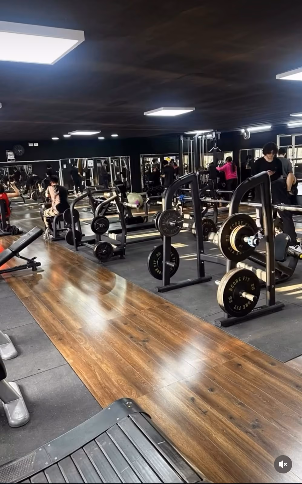 Sala de musculación de GJ Gym